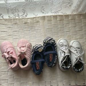 3pair of toddlers shoes in good condition !